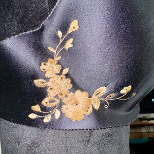 Victoria's Secret Angels Secret Embrace Bra Black Satin Embroidered Floral 38DD